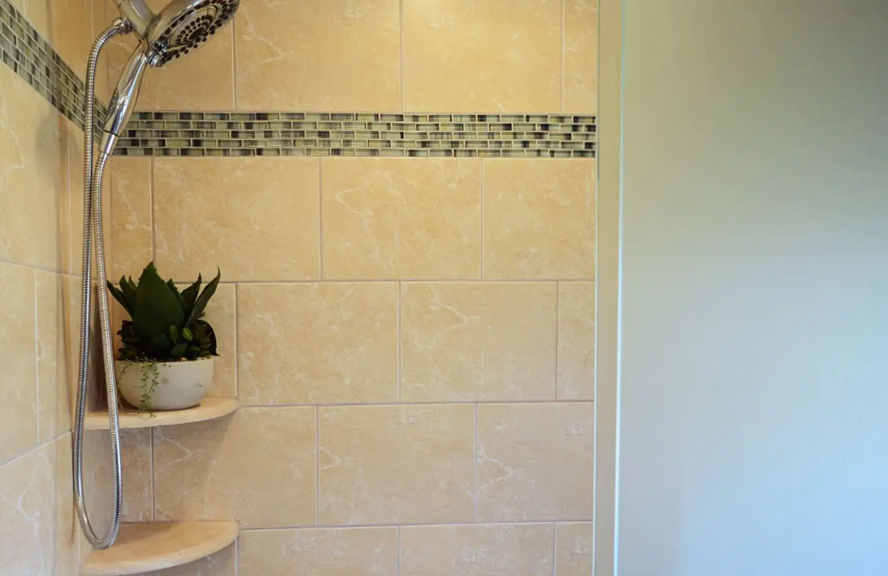 Hall Bath – Clarksville