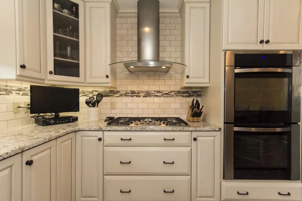 Elegant Classic Kitchen - Pikesville