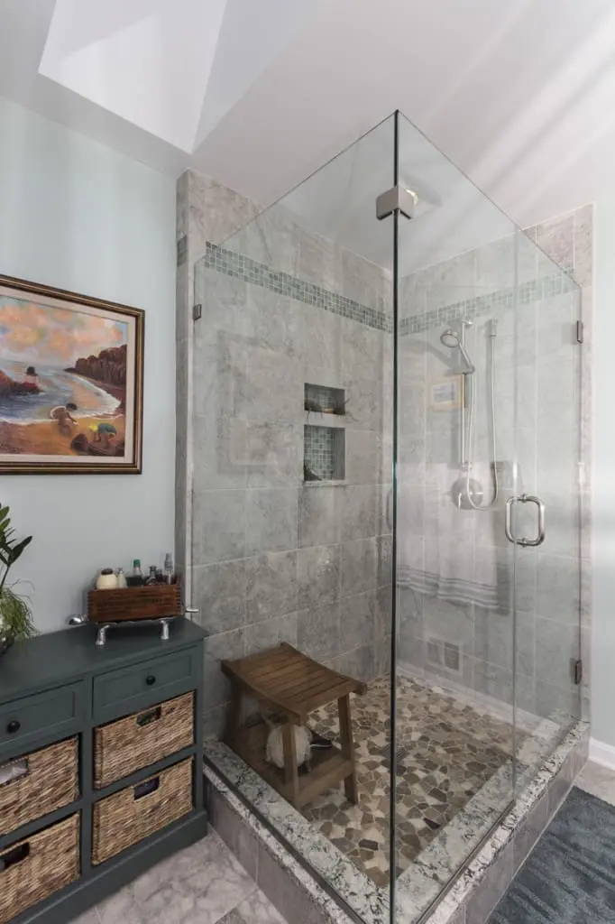 Transitional Master Bathroom - Laurel