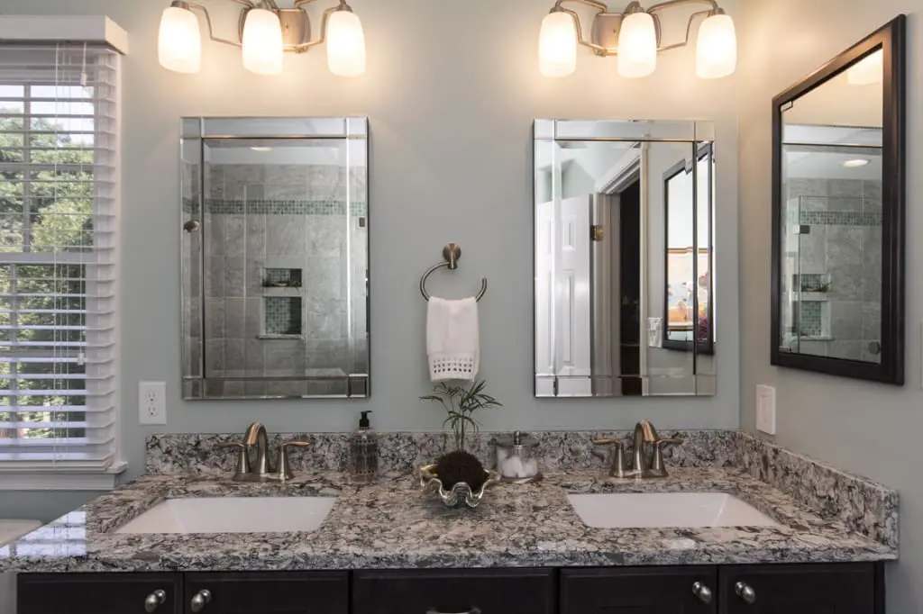 Transitional Master Bathroom - Laurel