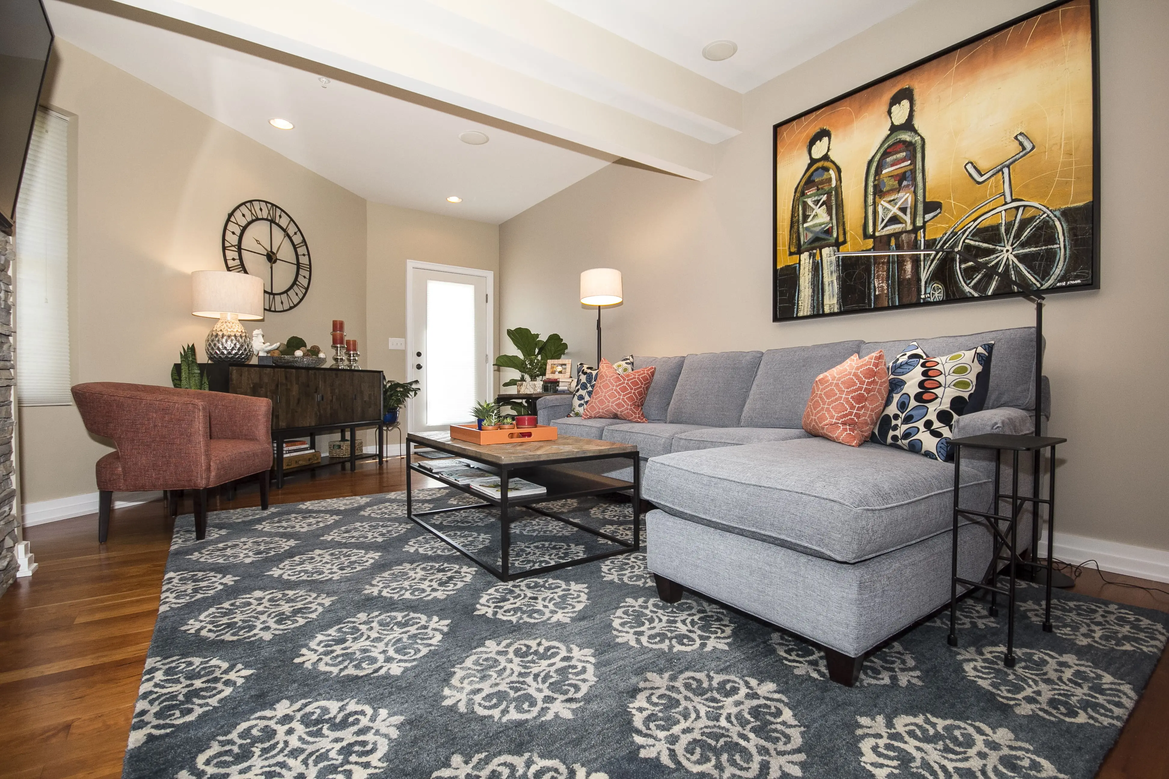 Urban Comfort Family Room – Baltimore