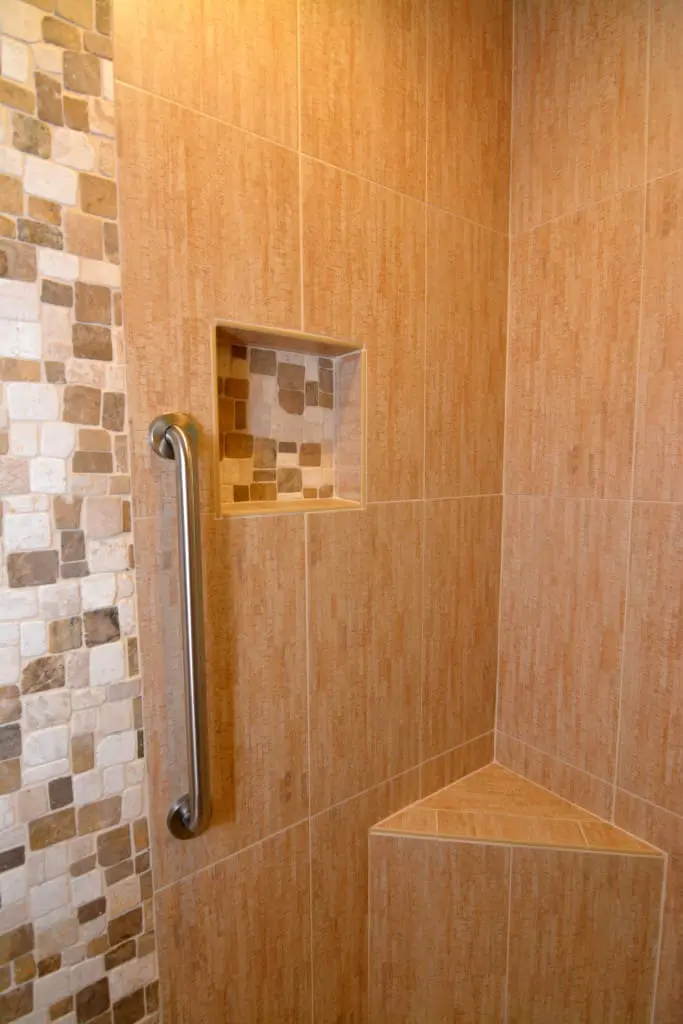 Earthy Master Bath - Columbia