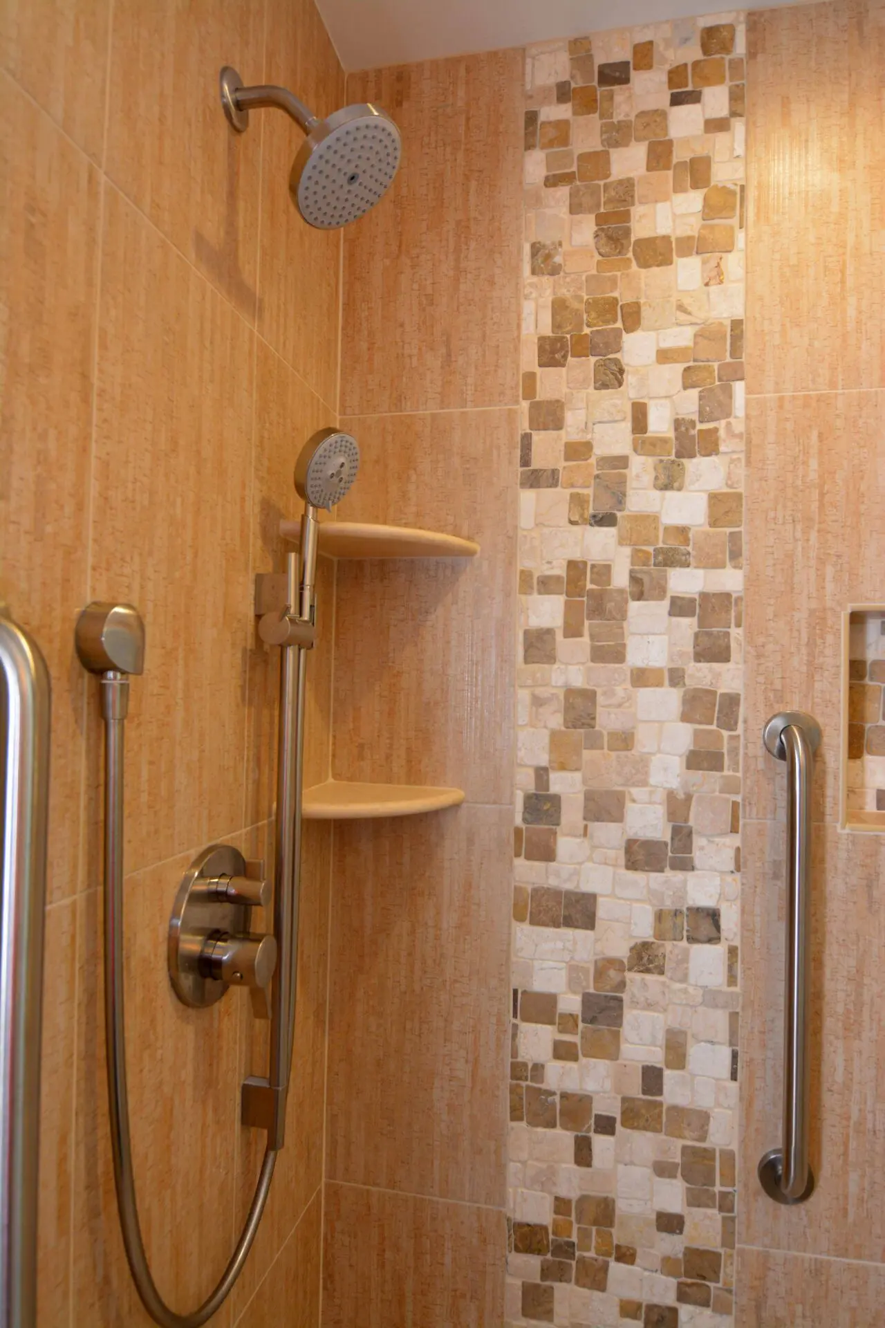 Earthy Master Bath - Columbia
