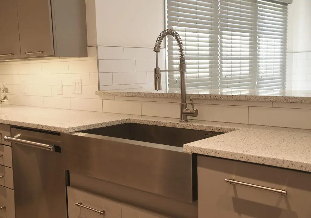 Minimalist Chic - Clarksville