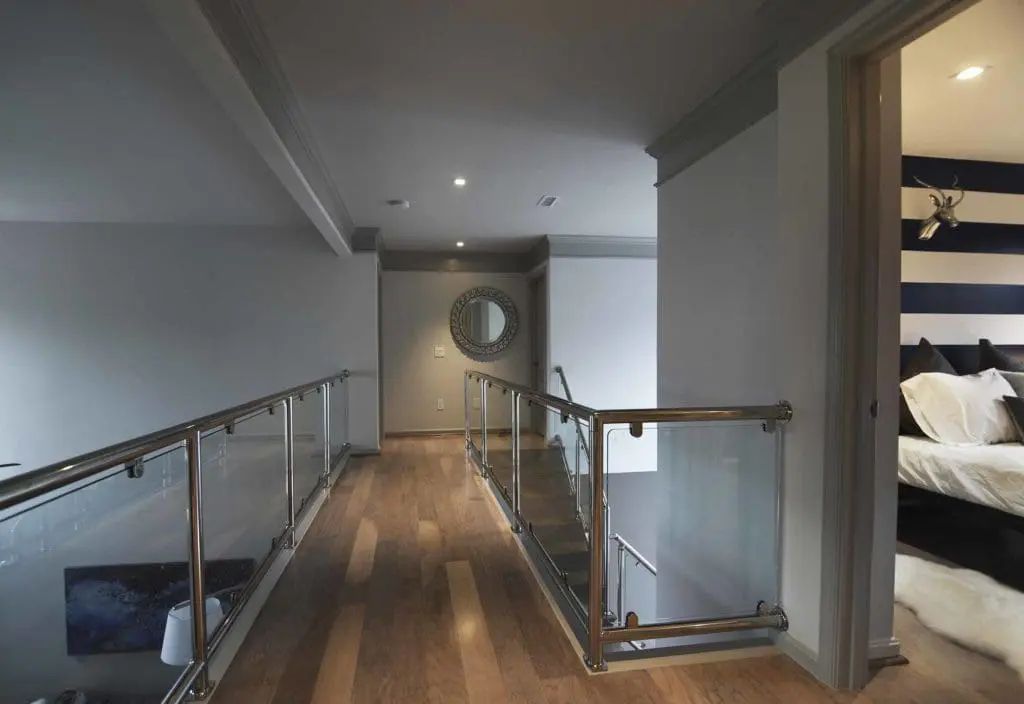 Minimalist Chic - Clarksville