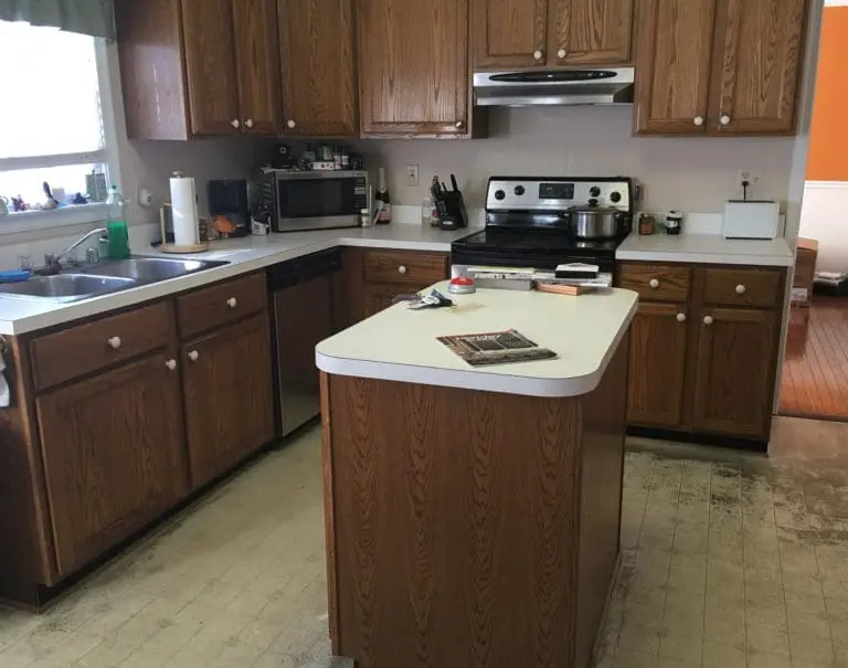 See how this 90’s kitchen transformed…
