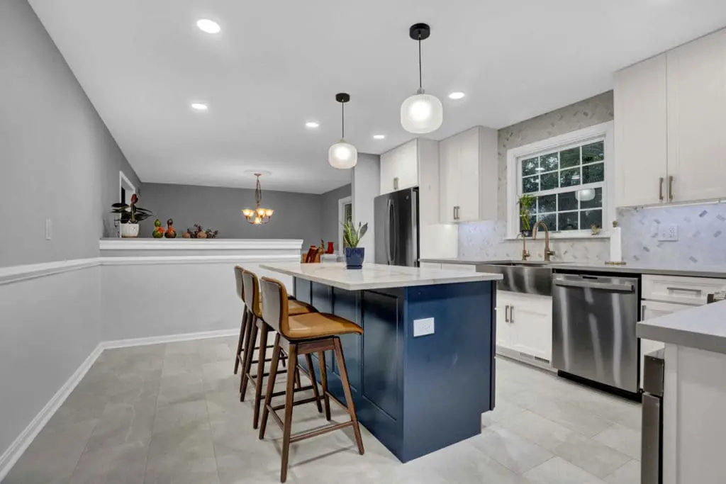Bright Kitchen with a Navy Island - Ellicott City