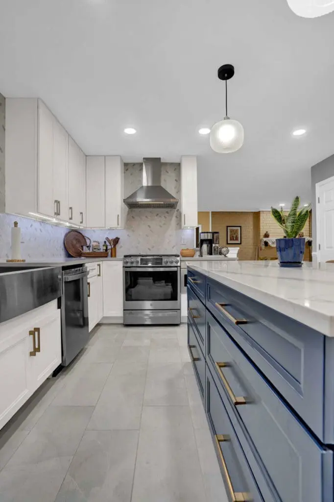 Bright Kitchen with a Navy Island - Ellicott City