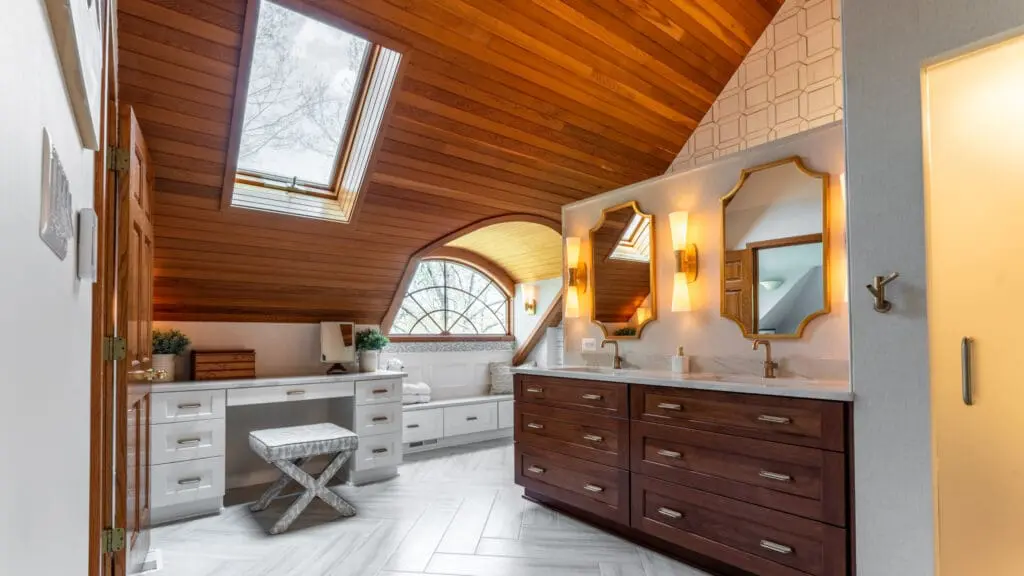 Bright Master Bath